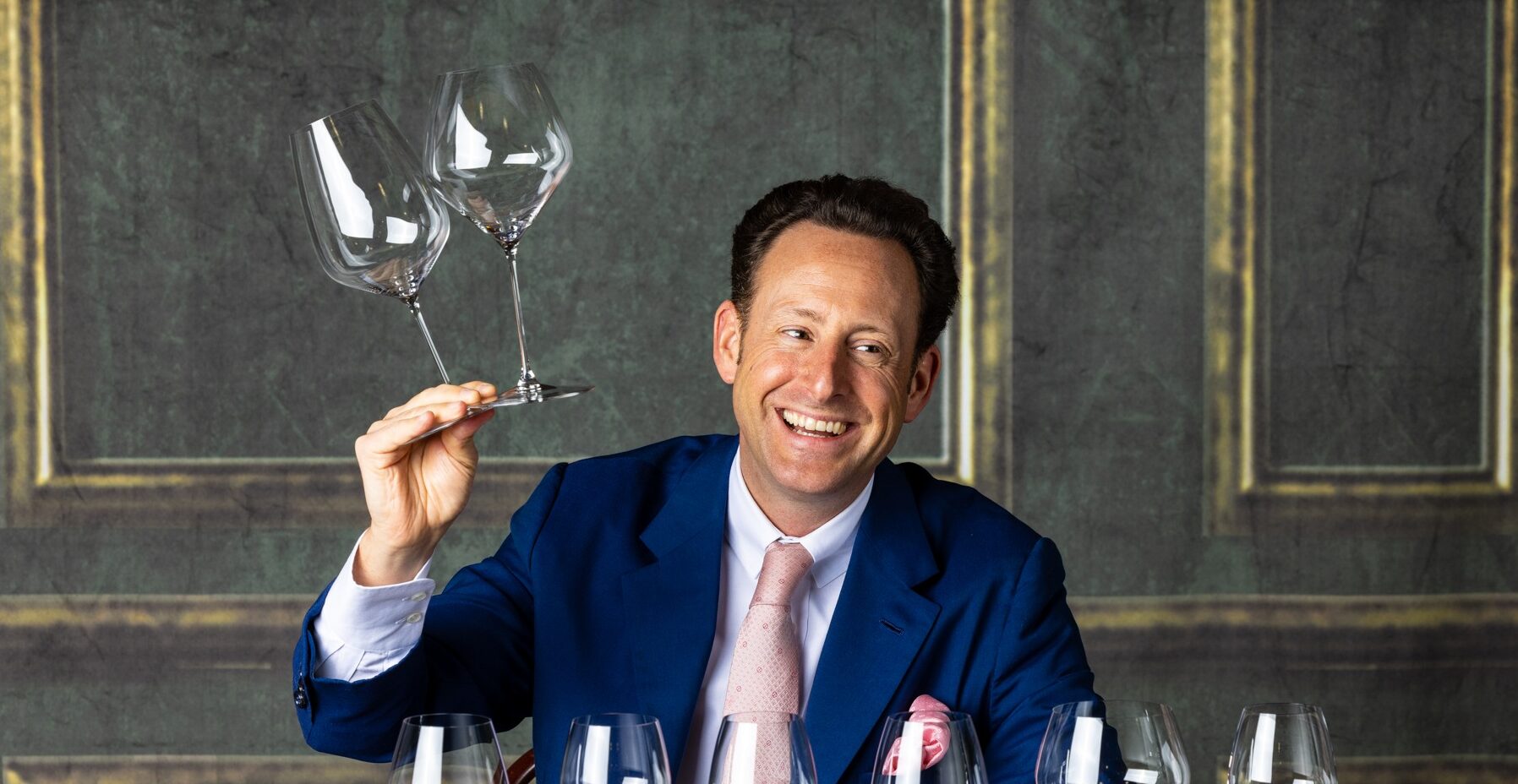 Maximilian Riedel Holds the Veloce Wineglass.